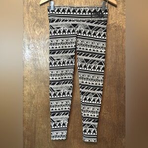 SALE✨ PINK Victoria’s Secret XS bling logo Y2K yoga pants Aztec black/cream